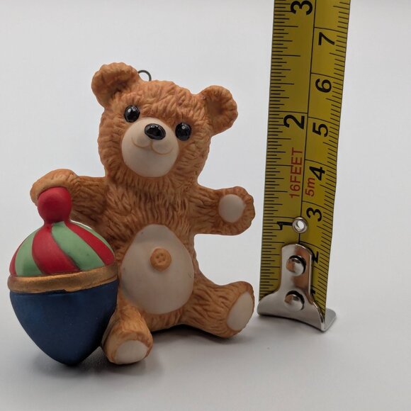 Hallmark Keepsake Cinnamon Bear 1983, 1st in Series, Vintage Porcelain Ornament - Picture 10 of 11